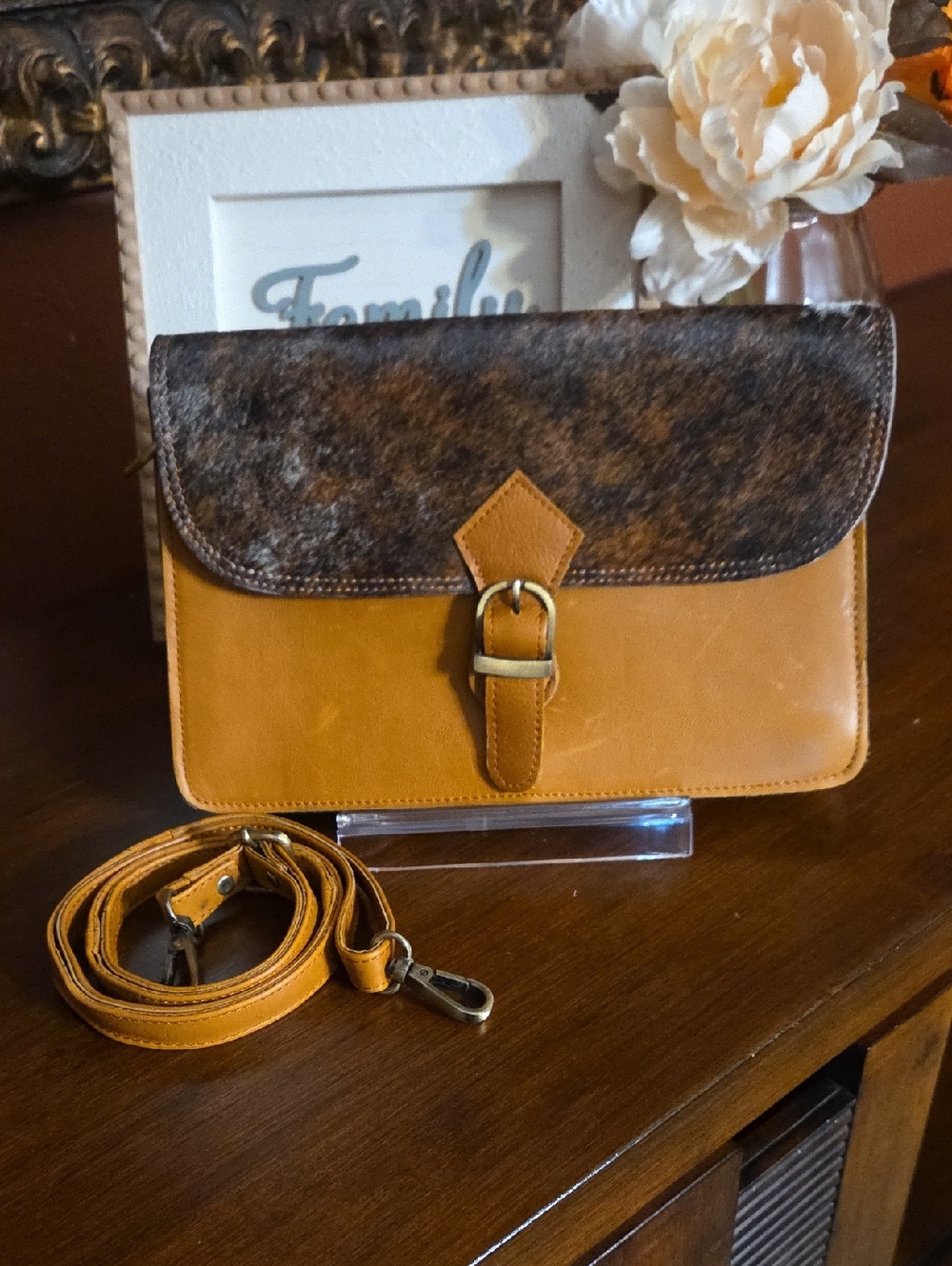 Handcrafted Genuine Leather Crossbody/ Clutch - Picture 4 of 16